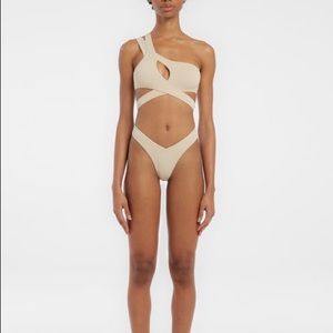NWT Riot Swim Bikini in Coconut Size M